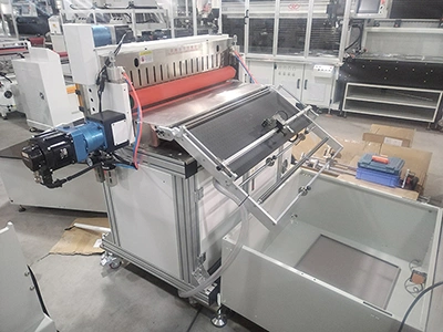 Mesin pemotong otomatis roll-to-sheet
